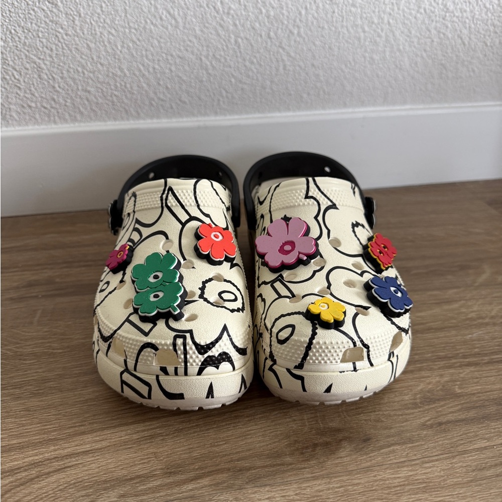 CROCS Cream and Black Floral Clogs - Picture 2 of 4